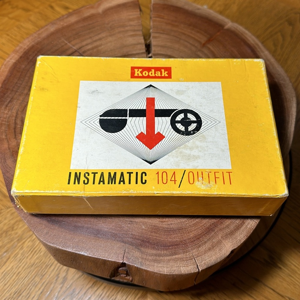 KODAK Instamatic 104/Outfit with Box - Picture 14 of 16